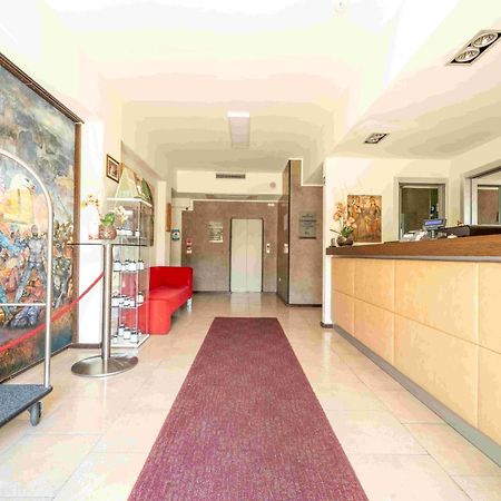 Fortebraccio Montone  Luaran gambar