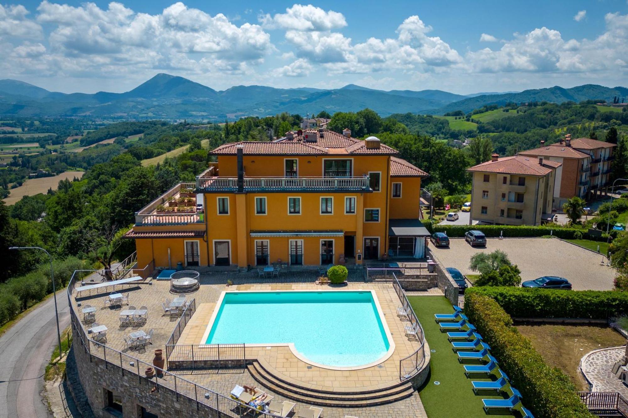 Fortebraccio Montone  Luaran gambar