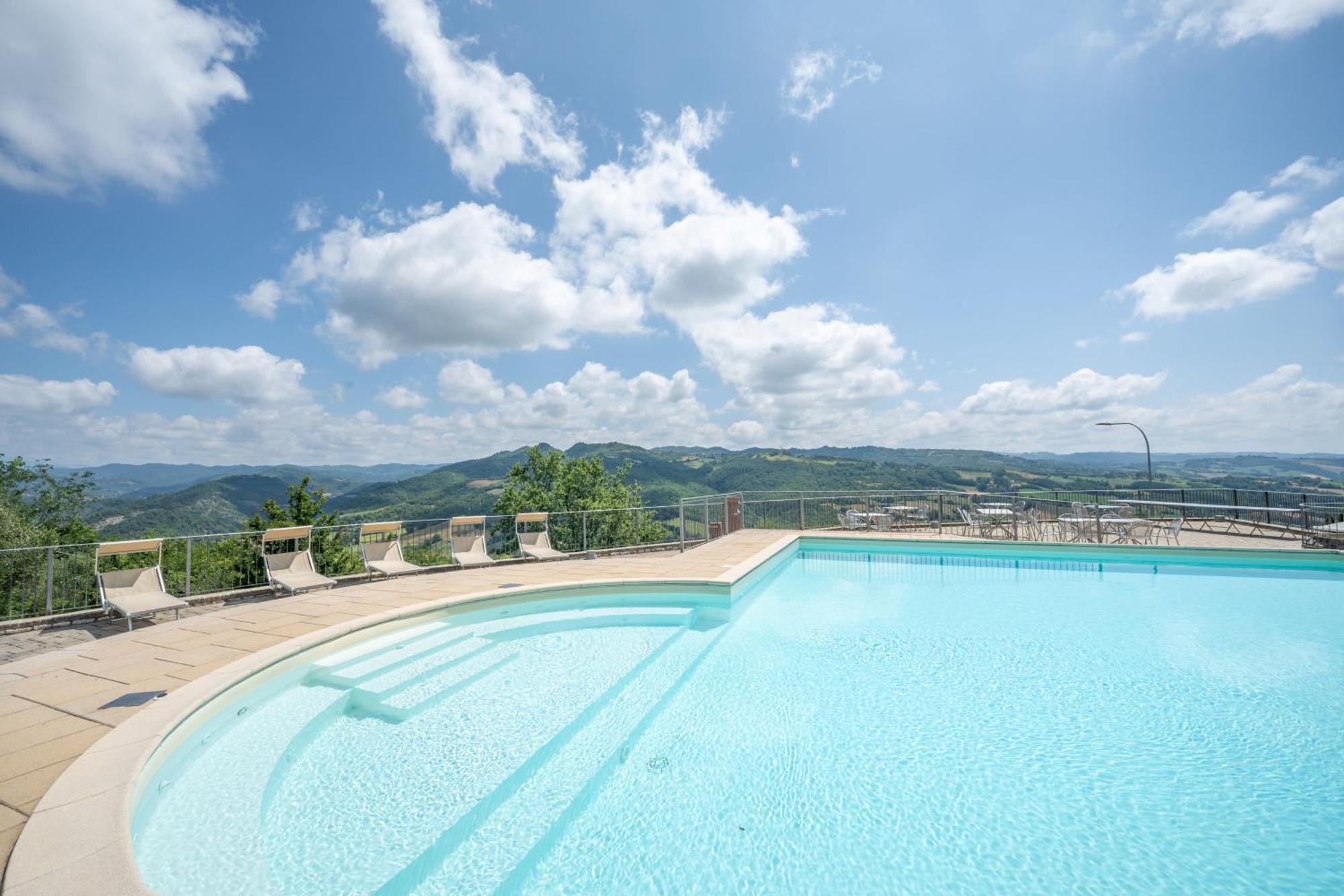 Fortebraccio Montone  Luaran gambar